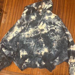 Young fabulous and Broke sweatshirt dolman style sleeves